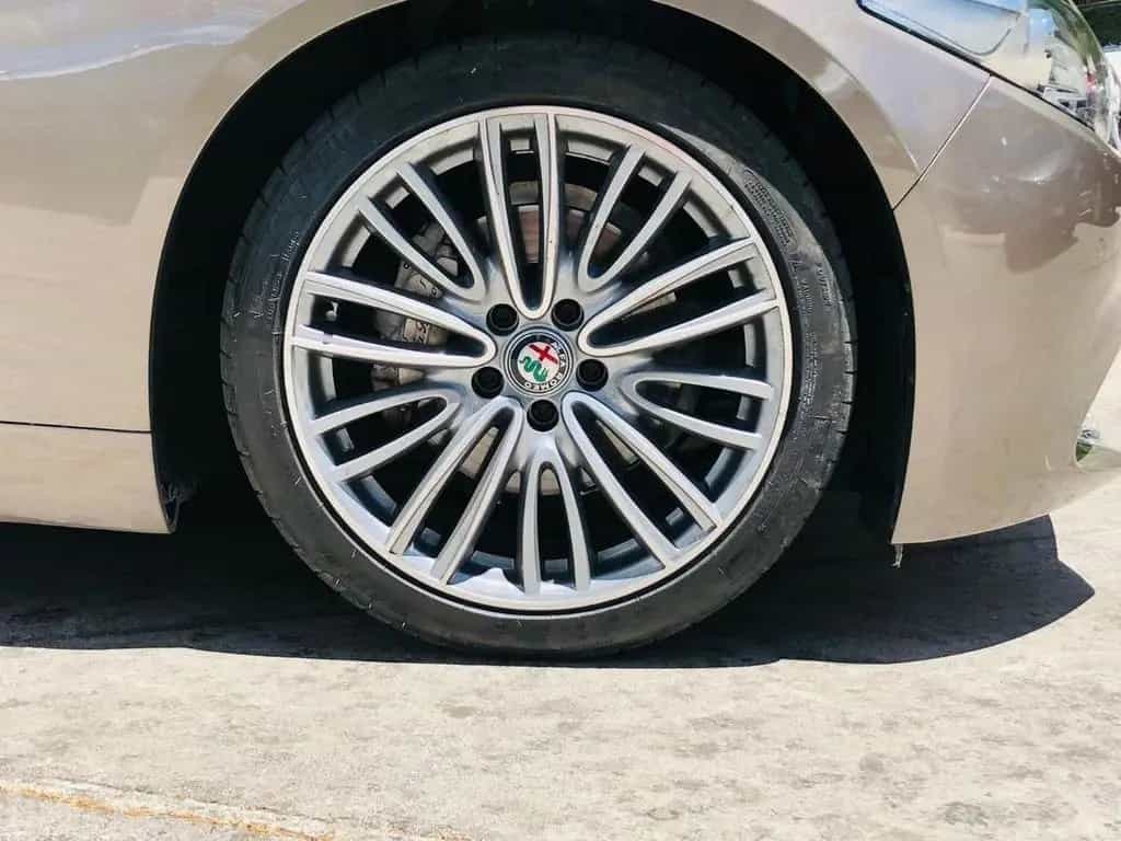 Alfa Romeo Giulia 2.2 Td 180cv Veloce 01/2019-photo-9