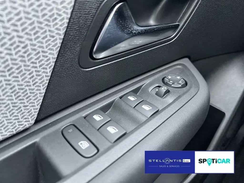 Citroën C4 X 1.2 PureTech 130 Shine S&S 1.2 PureTech 130 02/2024-photo-17