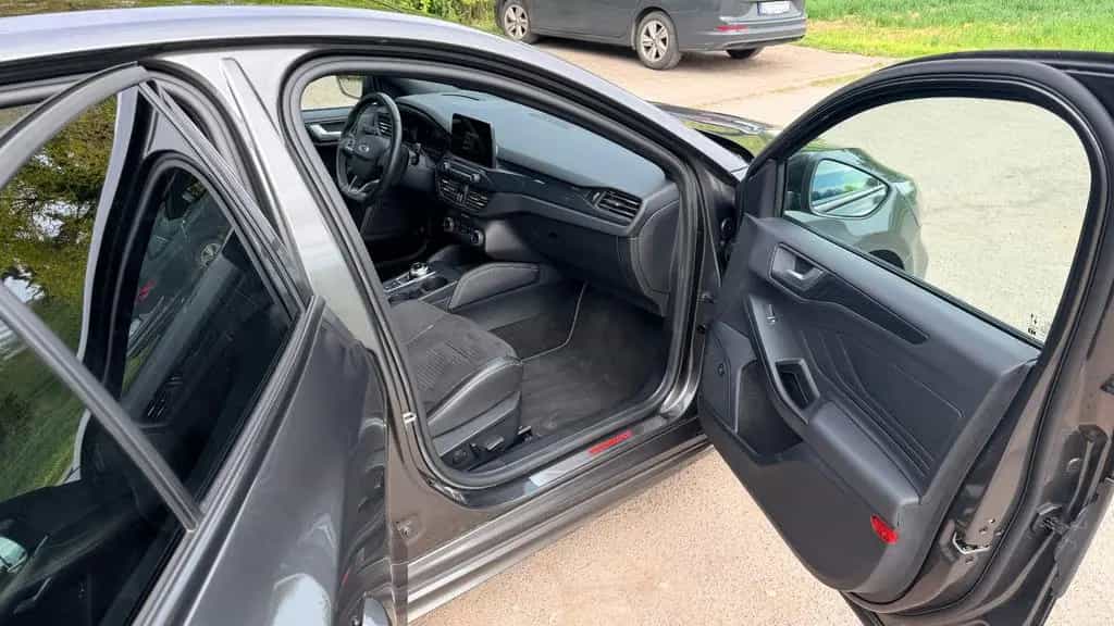 Ford Focus 2,3 ST Vollausst. incl. AHK 12/2020-photo-10