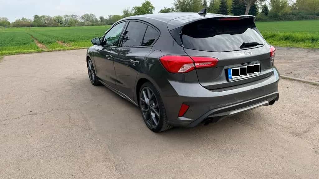 Ford Focus 2,3 ST Vollausst. incl. AHK 12/2020-photo-6