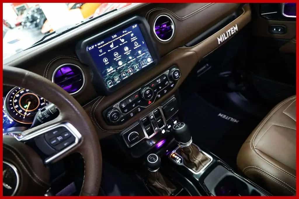 Other Other Ferox 3.6 V6 AT8 4 porte Sahara|SOFT TOP|IVA ESP 01/2021-photo-10
