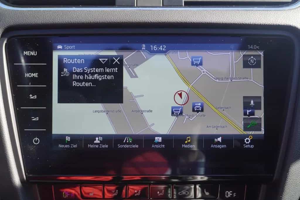 Skoda Octavia Combi 2.0TSI RS Standheizung ACC Panoram 10/2017-photo-14