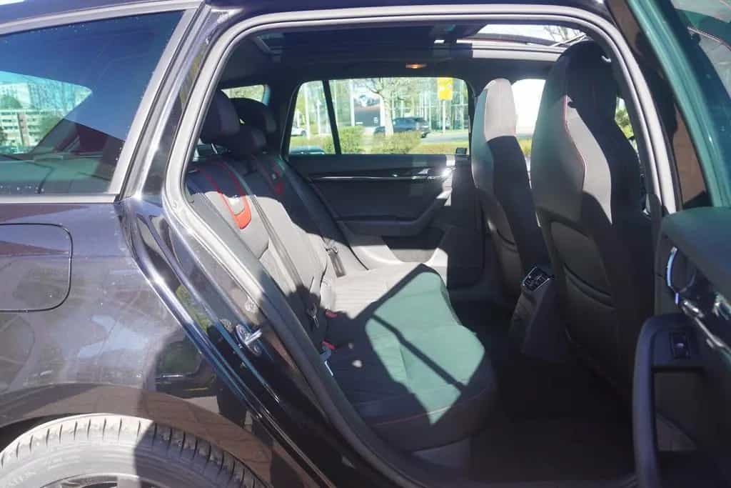 Skoda Octavia Combi 2.0TSI RS Standheizung ACC Panoram 10/2017-photo-36