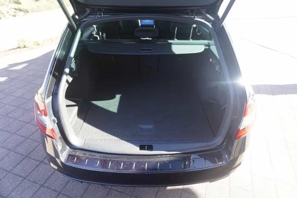 Skoda Octavia Combi 2.0TSI RS Standheizung ACC Panoram 10/2017-photo-38