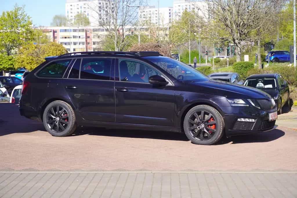 Skoda Octavia Combi 2.0TSI RS Standheizung ACC Panoram 10/2017-photo-4