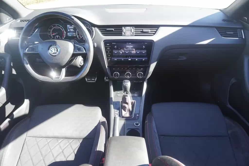 Skoda Octavia Combi 2.0TSI RS Standheizung ACC Panoram 10/2017-photo-7
