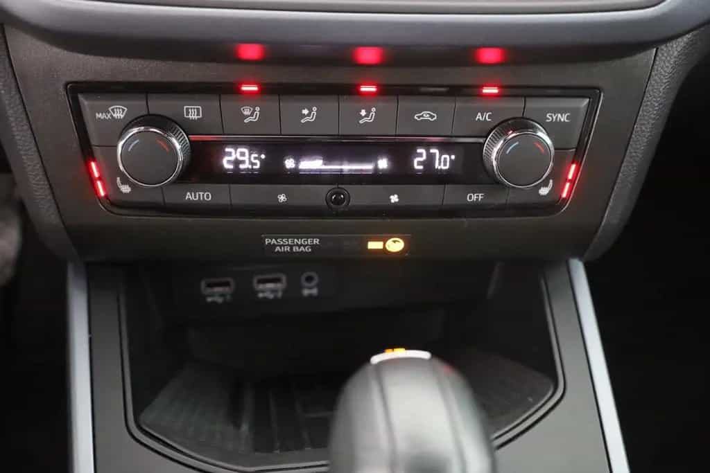 Seat Arona 1.0 TSI DSG Beats LED Sitzheizung Kamera 06/2020-photo-11