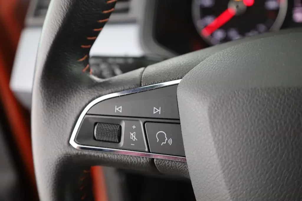 Seat Arona 1.0 TSI DSG Beats LED Sitzheizung Kamera 06/2020-photo-14