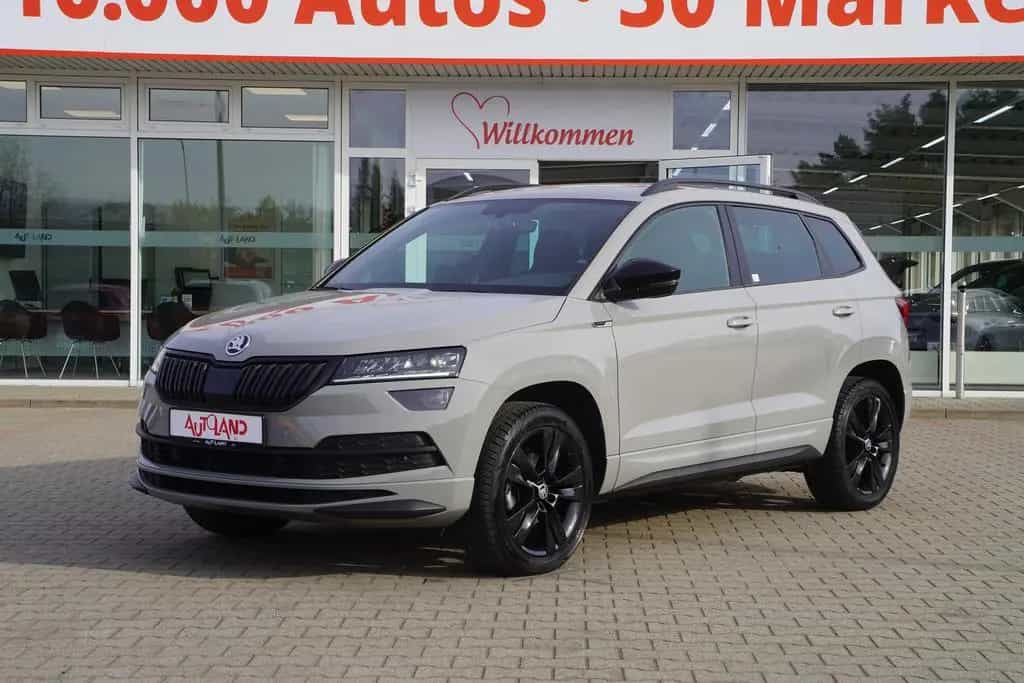Skoda Karoq 1.5 TSI DSG Sportline LED ACC Kamera AHK 05/2019-photo-1