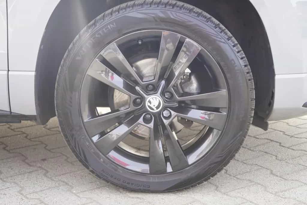 Skoda Karoq 1.5 TSI DSG Sportline LED ACC Kamera AHK 05/2019-photo-10