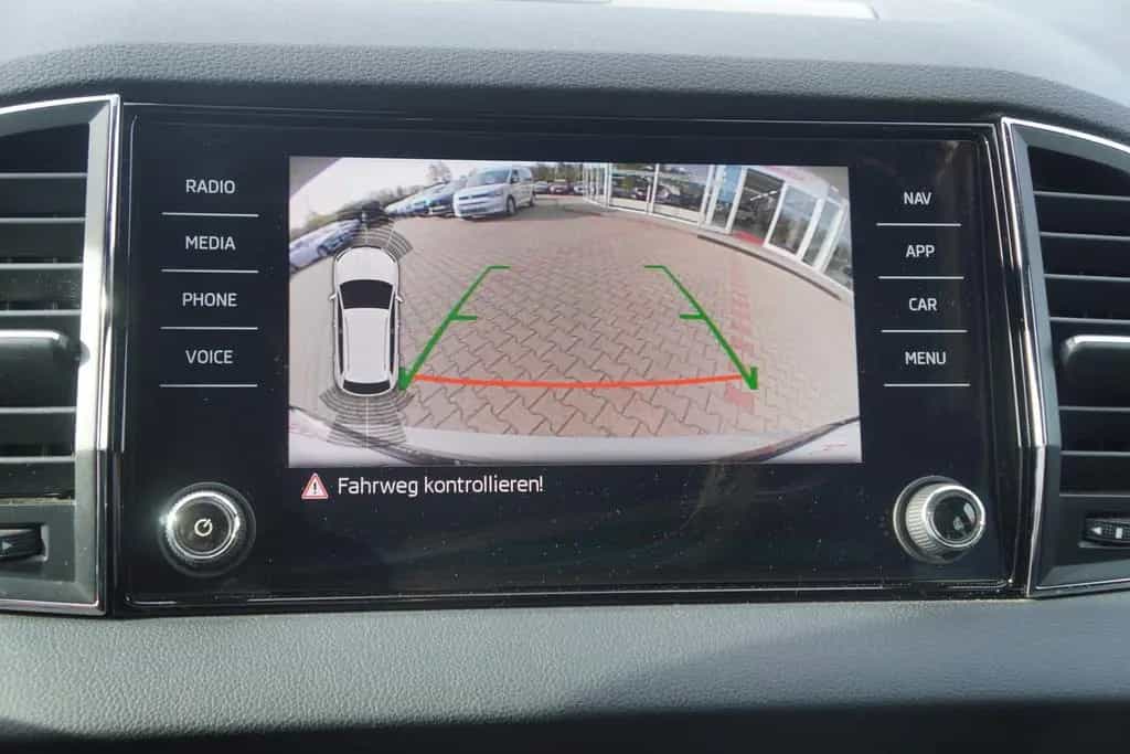 Skoda Karoq 1.5 TSI DSG Sportline LED ACC Kamera AHK 05/2019-photo-14