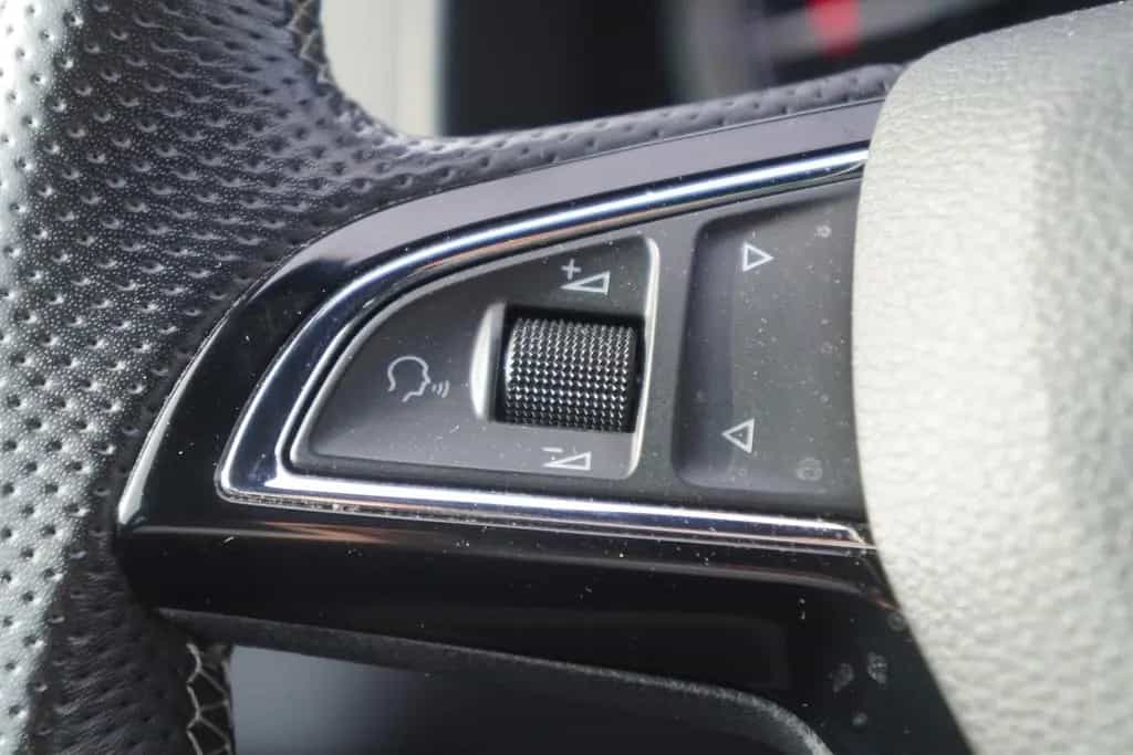 Skoda Karoq 1.5 TSI DSG Sportline LED ACC Kamera AHK 05/2019-photo-23
