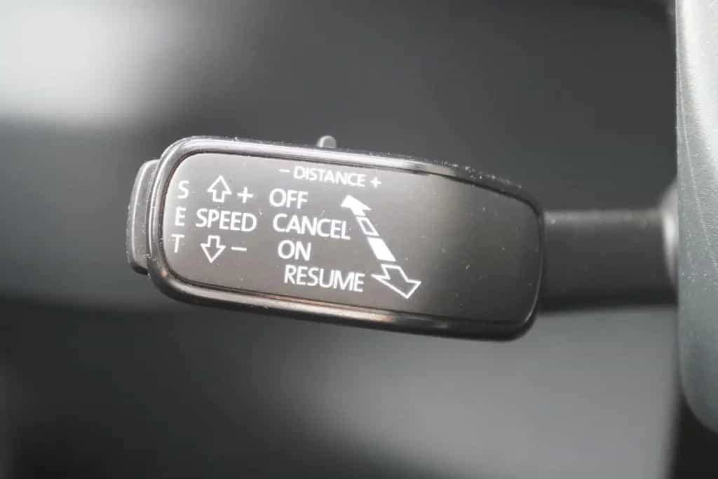 Skoda Karoq 1.5 TSI DSG Sportline LED ACC Kamera AHK 05/2019-photo-27