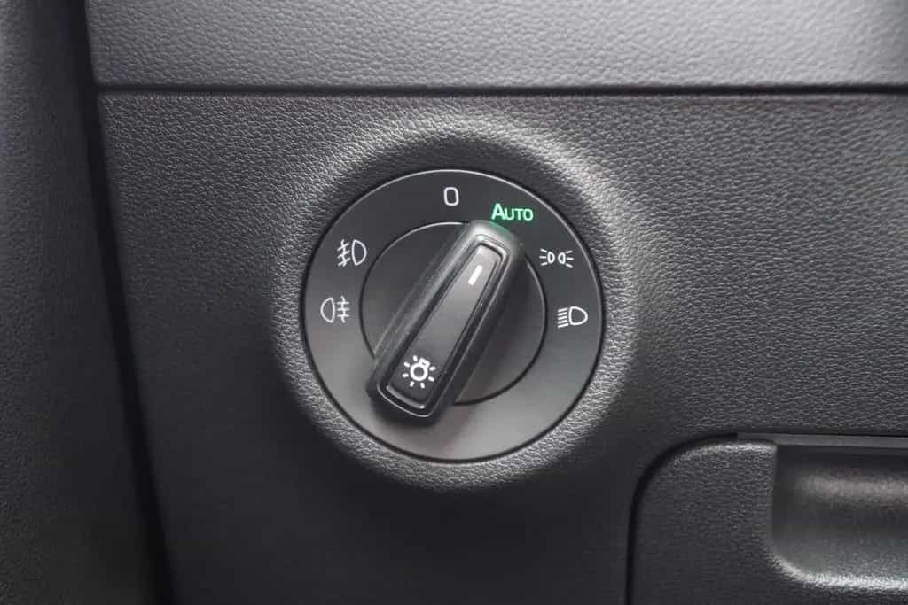 Skoda Karoq 1.5 TSI DSG Sportline LED ACC Kamera AHK 05/2019-photo-29