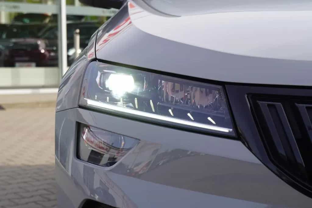 Skoda Karoq 1.5 TSI DSG Sportline LED ACC Kamera AHK 05/2019-photo-9