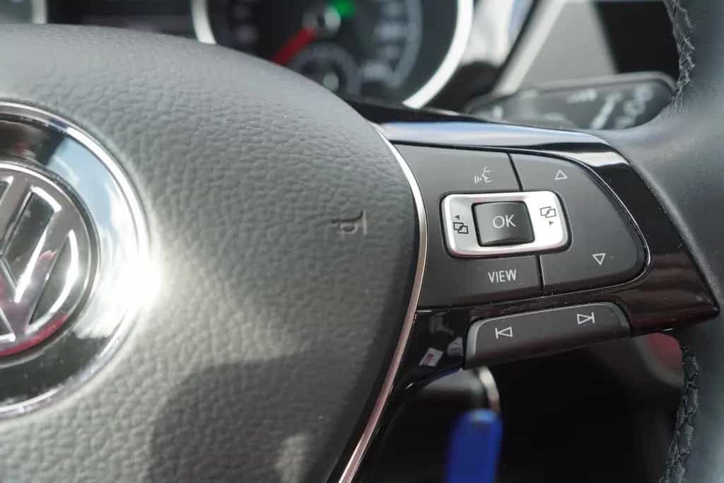 Volkswagen Touran 1.5 TSI R-Line DSG LED Navi ACC AHK PDC 03/2019-photo-17