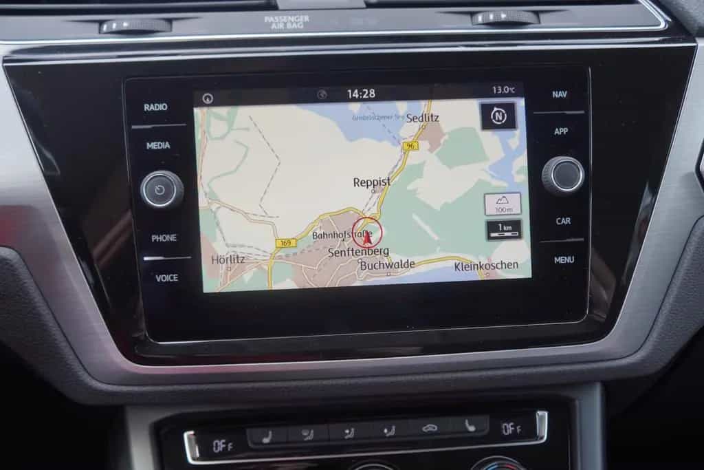 Volkswagen Touran 1.5 TSI R-Line DSG LED Navi ACC AHK PDC 03/2019-photo-20