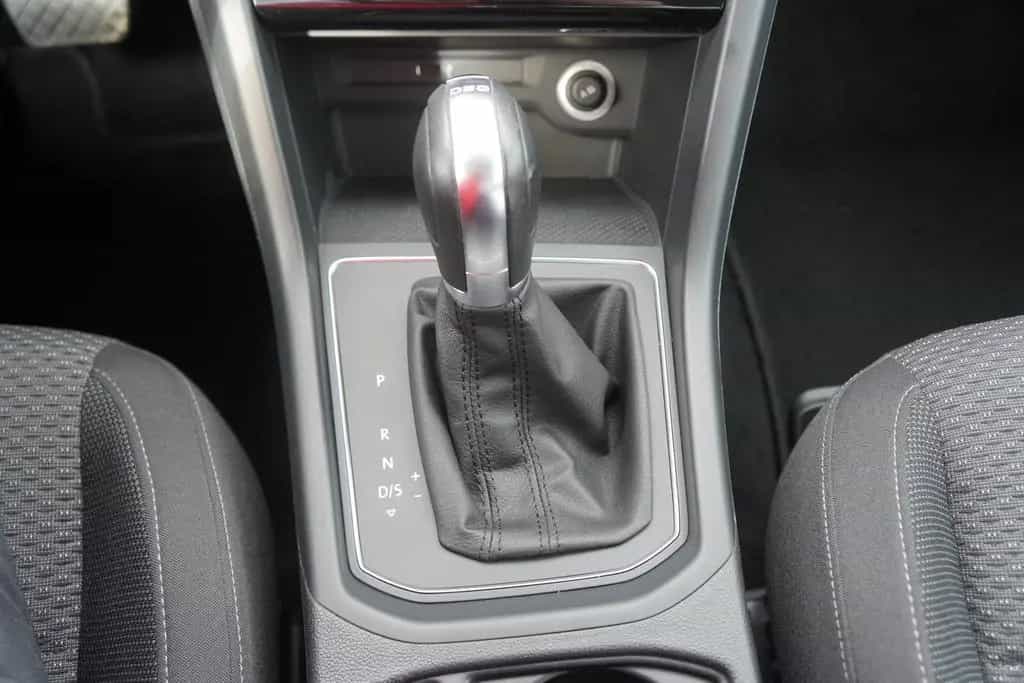 Volkswagen Touran 1.5 TSI R-Line DSG LED Navi ACC AHK PDC 03/2019-photo-23