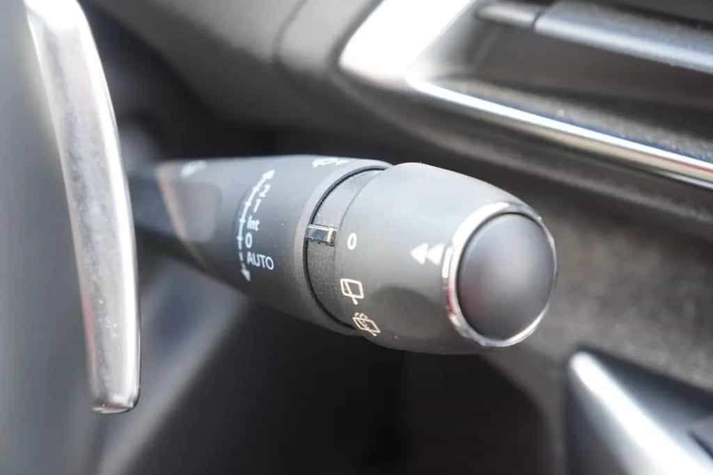 Peugeot 3008 1.2 PureTech 130 Allure Standheizung AHK 02/2020-photo-16