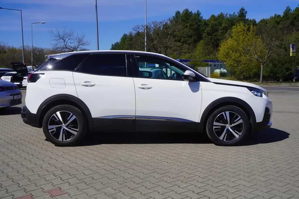 Peugeot 3008 1.2 PureTech 130 Allure Standheizung AHK 02/2020-photo-3