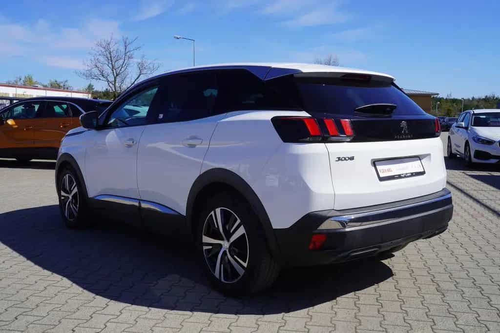 Peugeot 3008 1.2 PureTech 130 Allure Standheizung AHK 02/2020-photo-5