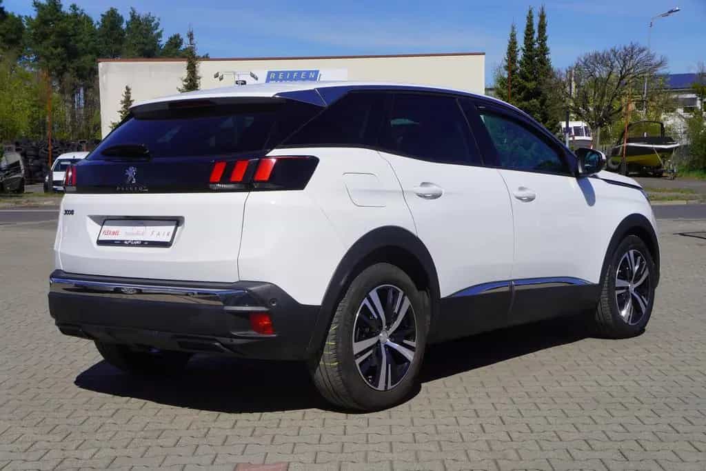 Peugeot 3008 1.2 PureTech 130 Allure Standheizung AHK 02/2020-photo-6