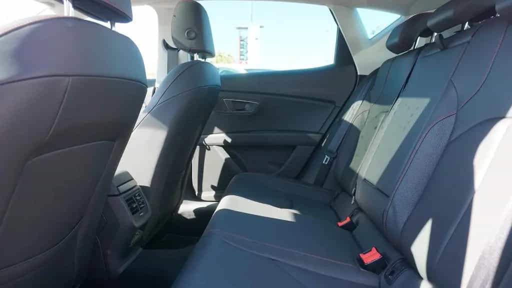 Seat Leon 1.5 FR Black Matt Edition 07/2019-photo-24