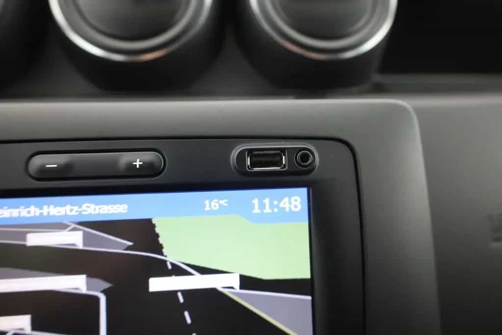 Dacia Duster II 1.3 TCE Adventure LED Navi 360° AHK 02/2019-photo-11