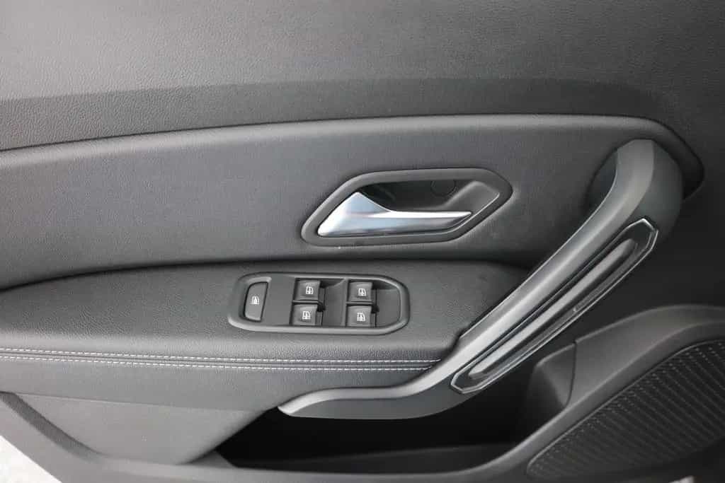 Dacia Duster II 1.3 TCE Adventure LED Navi 360° AHK 02/2019-photo-21