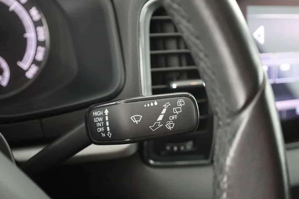 Skoda Karoq 1.5 TSI Ambition LED SmartLink Sitzheizung 07/2020-photo-19