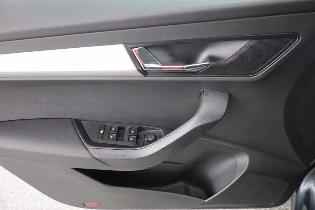 Skoda Karoq 1.5 TSI Ambition LED SmartLink Sitzheizung 07/2020-photo-21