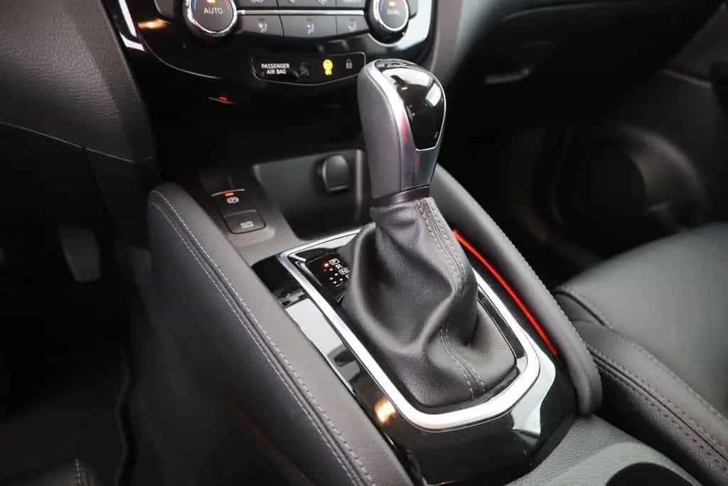 Nissan Qashqai 1.3 DIG-T Tekna LED Navi AHK Kamera 360° 02/2020-photo-13