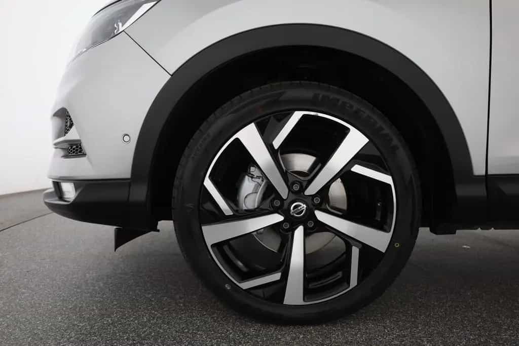 Nissan Qashqai 1.3 DIG-T Tekna LED Navi AHK Kamera 360° 02/2020-photo-30