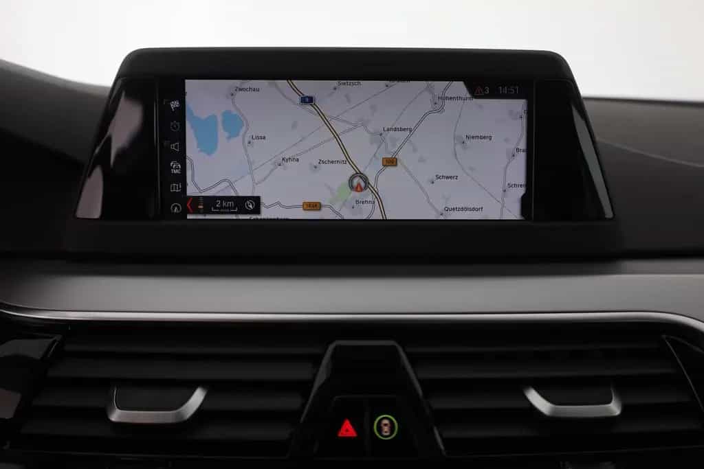 BMW 520 i Touring LED Navi Sitzheizung Tempomat AHK 03/2018-photo-10