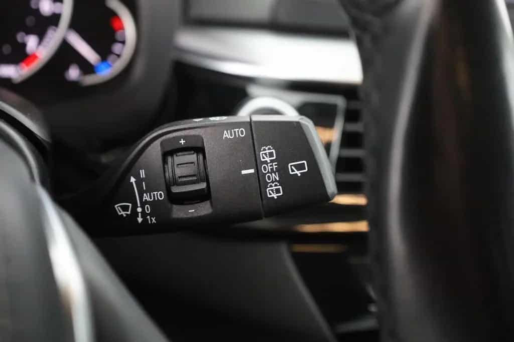 BMW 520 i Touring LED Navi Sitzheizung Tempomat AHK 03/2018-photo-19