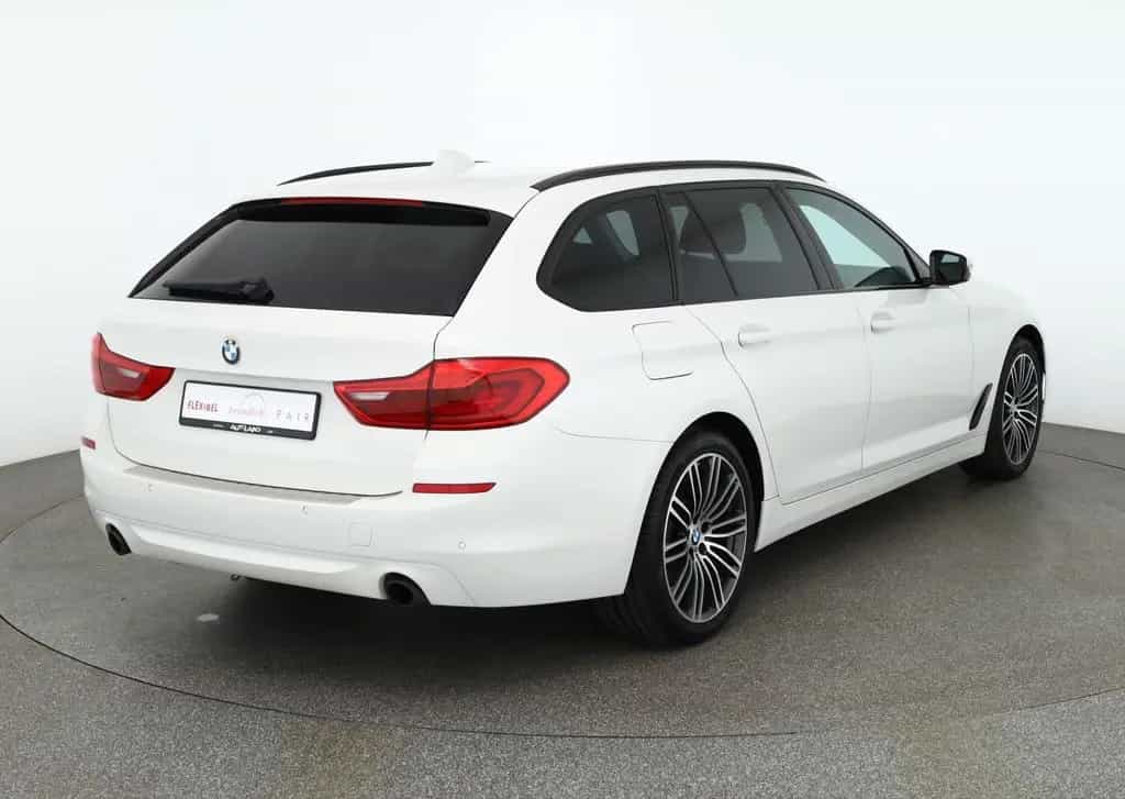 BMW 520 i Touring LED Navi Sitzheizung Tempomat AHK 03/2018-photo-4