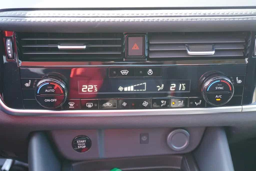 Nissan Qashqai N-Connecta 1.3 Dig-T Aut. LED ACC Navi P 03/2026-photo-25