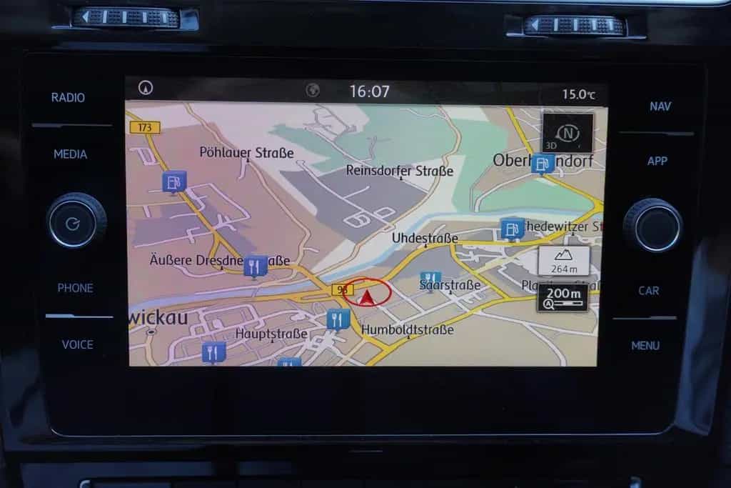 Volkswagen Golf VII 1.5 TSI ACT BMT Highline LED Navi AHK 03/2018-photo-12