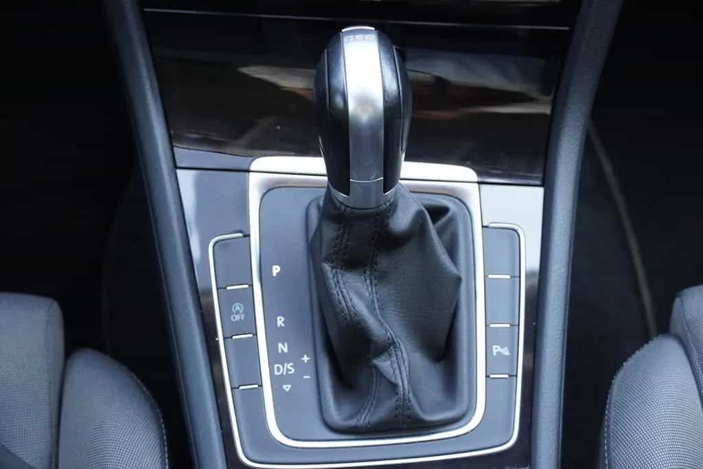 Volkswagen Golf VII 1.5 TSI ACT BMT Highline LED Navi AHK 03/2018-photo-17