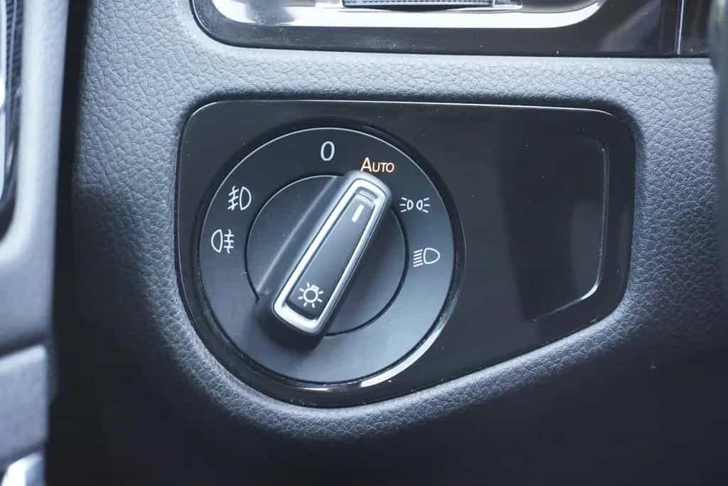 Volkswagen Golf VII 1.5 TSI ACT BMT Highline LED Navi AHK 03/2018-photo-23
