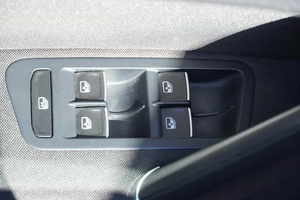 Volkswagen Golf VII 1.5 TSI ACT BMT Highline LED Navi AHK 03/2018-photo-25