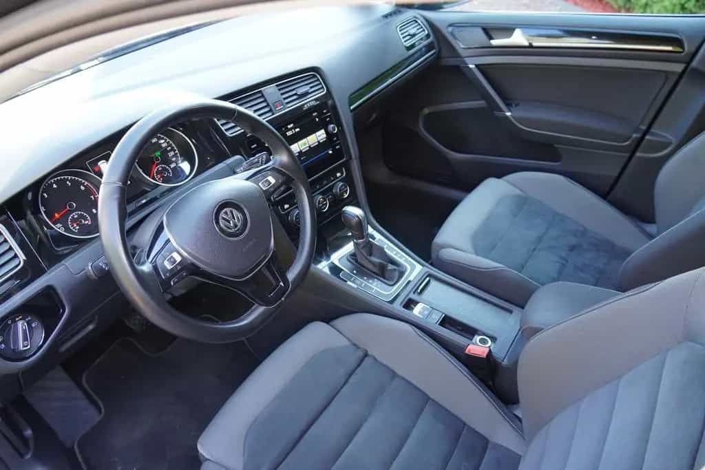 Volkswagen Golf VII 1.5 TSI ACT BMT Highline LED Navi AHK 03/2018-photo-9