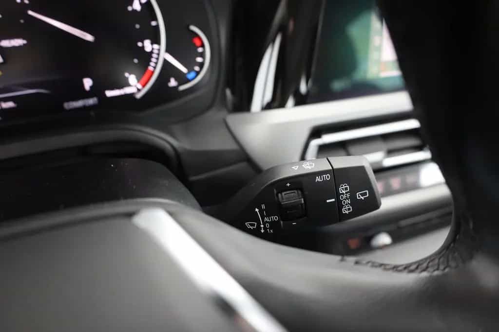 BMW 3 Series 318d Touring Advantage LED Navi Sitzheizung PDC 01/2020-photo-19