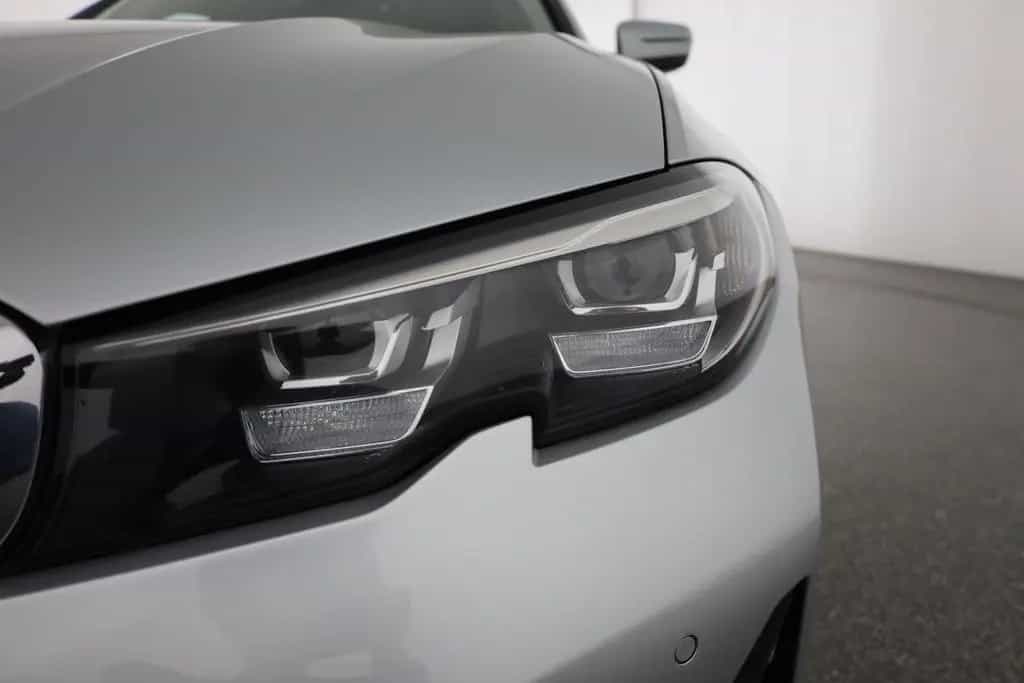 BMW 3 Series 318d Touring Advantage LED Navi Sitzheizung PDC 01/2020-photo-28