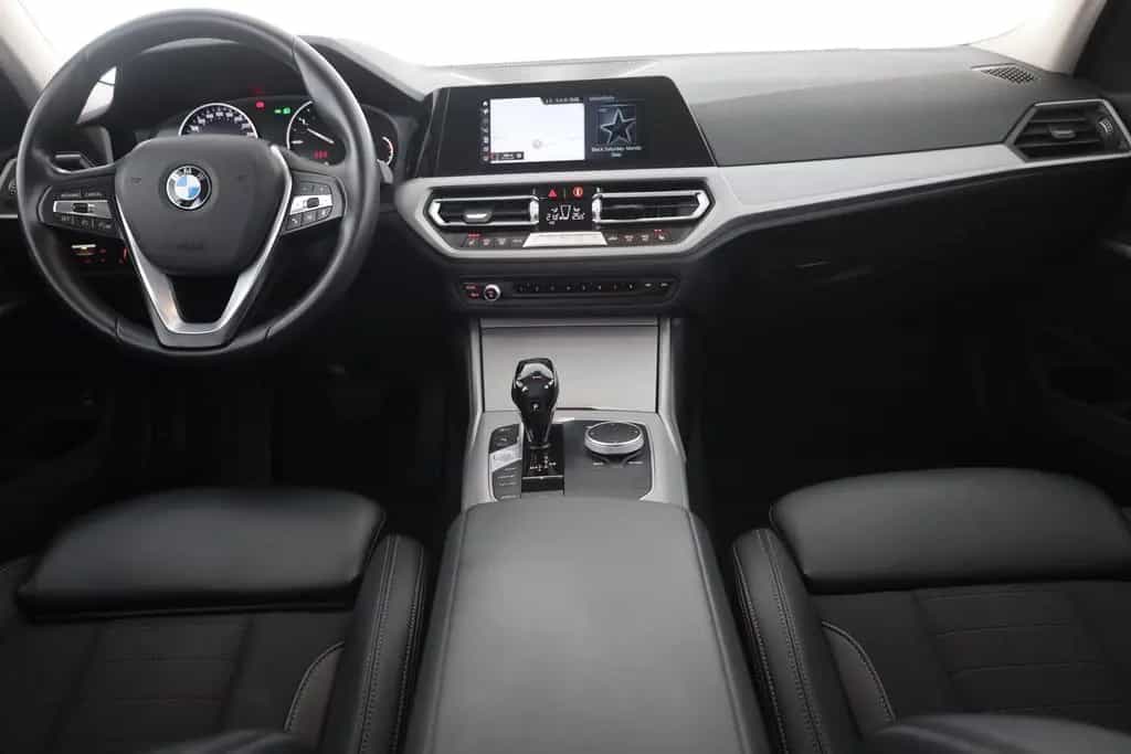 BMW 3 Series 318d Touring Advantage LED Navi Sitzheizung PDC 01/2020-photo-8