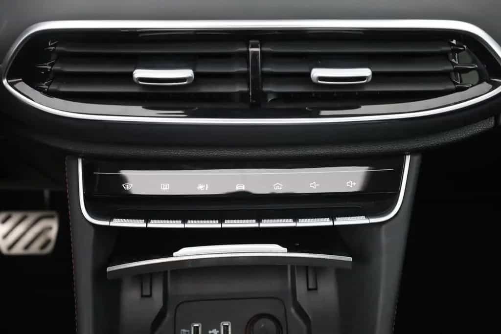 MG HS 1.5 T-GDI Luxury Aut. LED ACC Navi 360° Pano 03/2024-photo-12