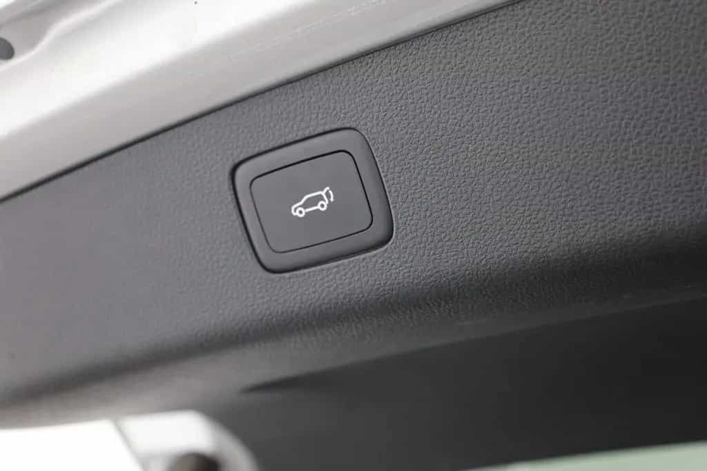 MG HS 1.5 T-GDI Luxury Aut. LED ACC Navi 360° Pano 03/2024-photo-24