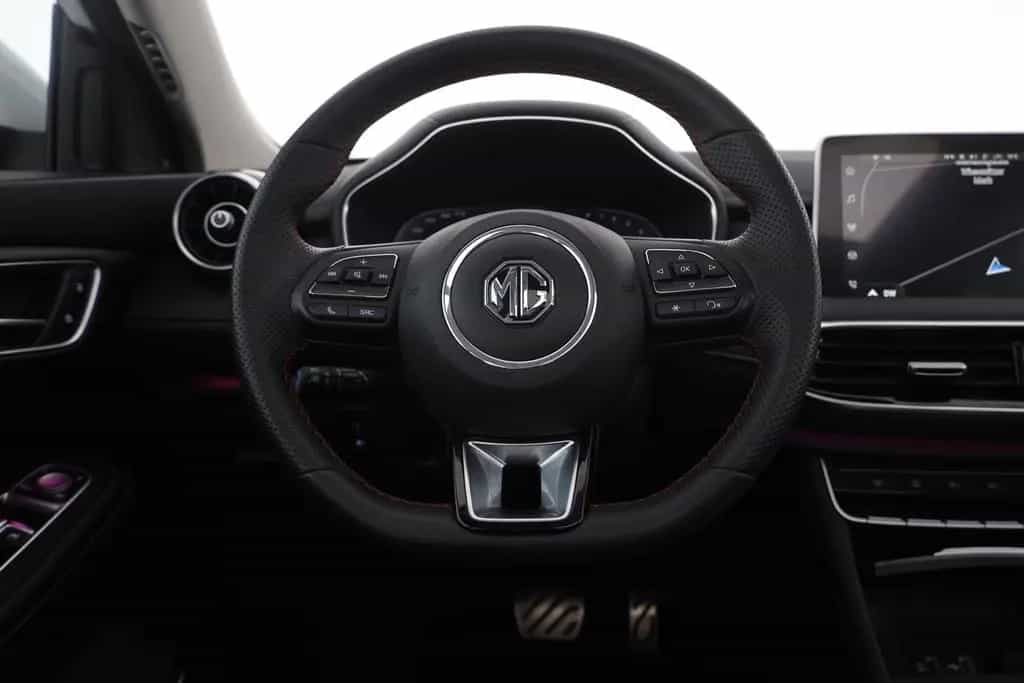 MG HS 1.5 T-GDI Luxury Aut. LED ACC Navi 360° Pano 03/2024-photo-13