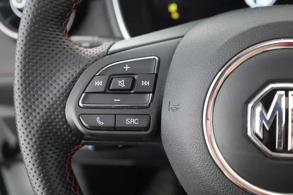 MG HS 1.5 T-GDI Luxury Aut. LED ACC Navi 360° Pano 03/2024-photo-14