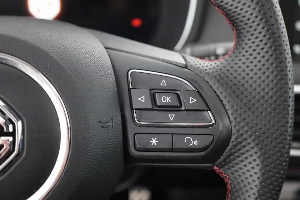 MG HS 1.5 T-GDI Luxury Aut. LED ACC Navi 360° Pano 03/2024-photo-15